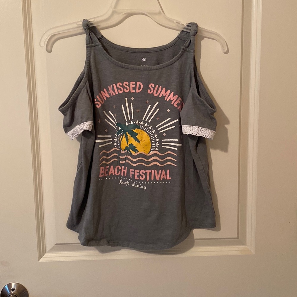 Cold shoulder Top